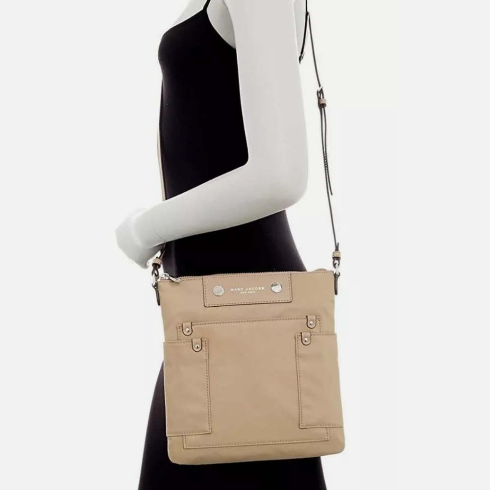 🥳HP🥳Marc Jacob's Too Hot to Handle Sia Crossbody
